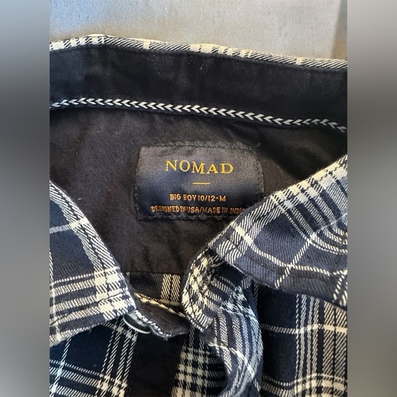 Boys size 10/12 Nomad Button Down Long Sleeve Shirt with blue and white plaid - Picture 2 of 3